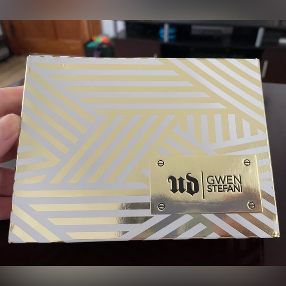 Urban Decay - UD - Gwen Stefania Colab Eyeshadow Palleter - Collector's Edition - Picture 3 of 9